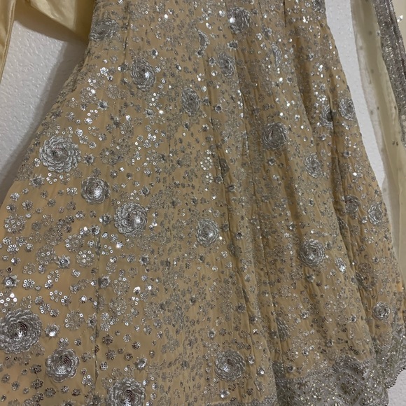 Pajami suit 38 shirt Pajami 44 sequin and stud work on both sides of kameez - Picture 3 of 3